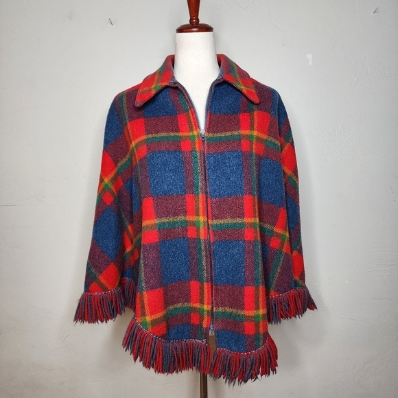 Vintage 70's Pioneer Wear Red Plaid Wool Collared Poncho Size Small - Picture 1 of 12